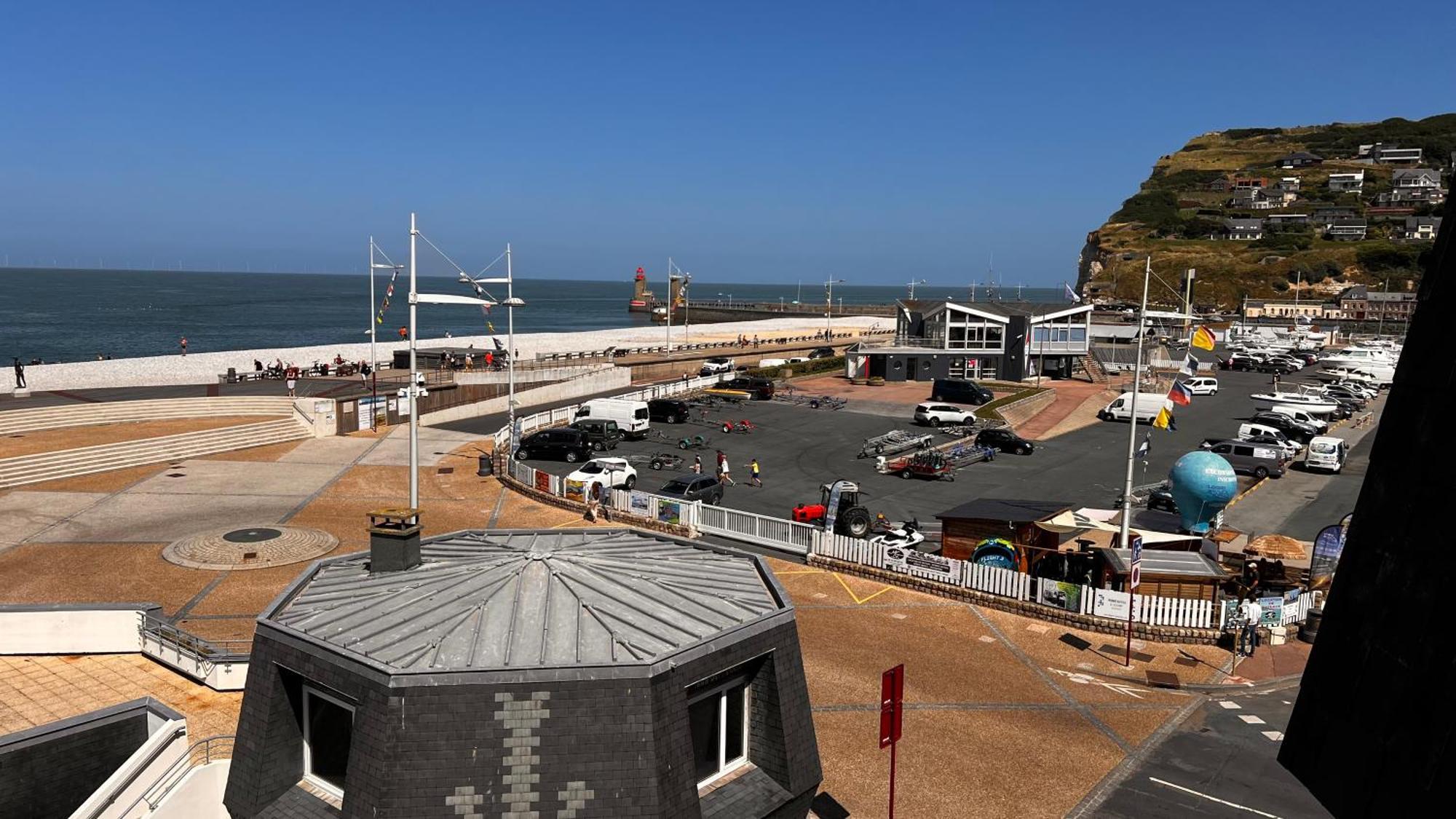 Le Maritime, Front De Mer Et Parking Sous-Terrain Fécamp Extérieur photo